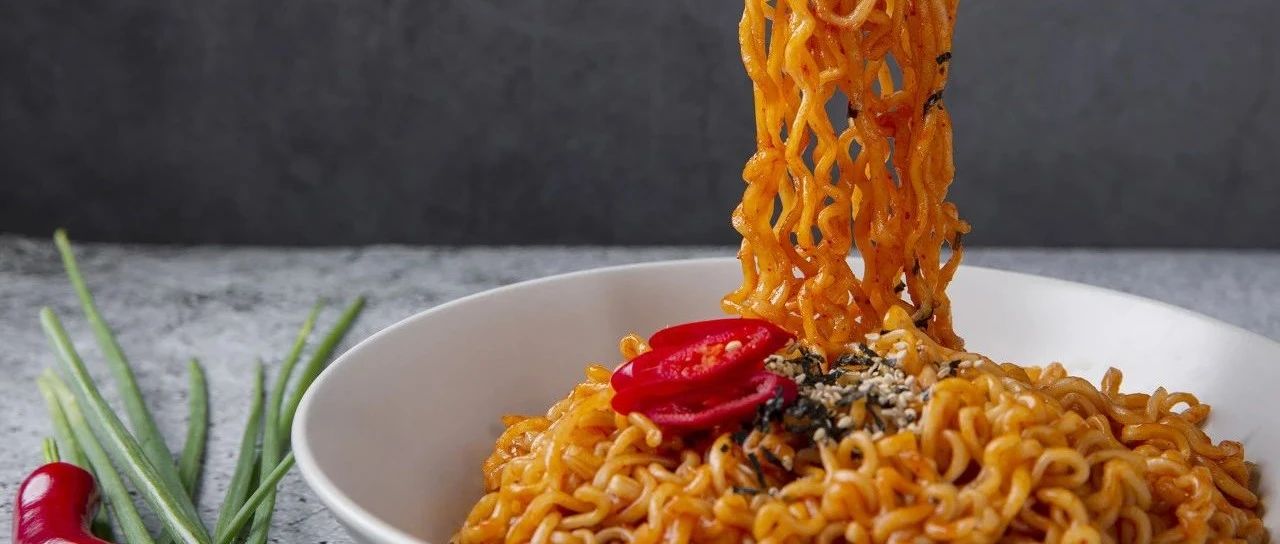 進(jìn)口食品來襲！年輕人的胃被零食、酒飲、養(yǎng)生食品“拿捏”了！